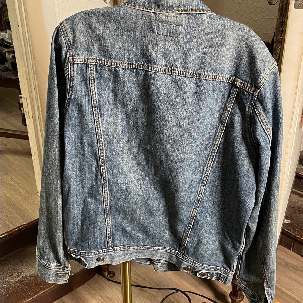J Crew Distressed Denim Jacket Men’s Size Small - Picture 9 of 9